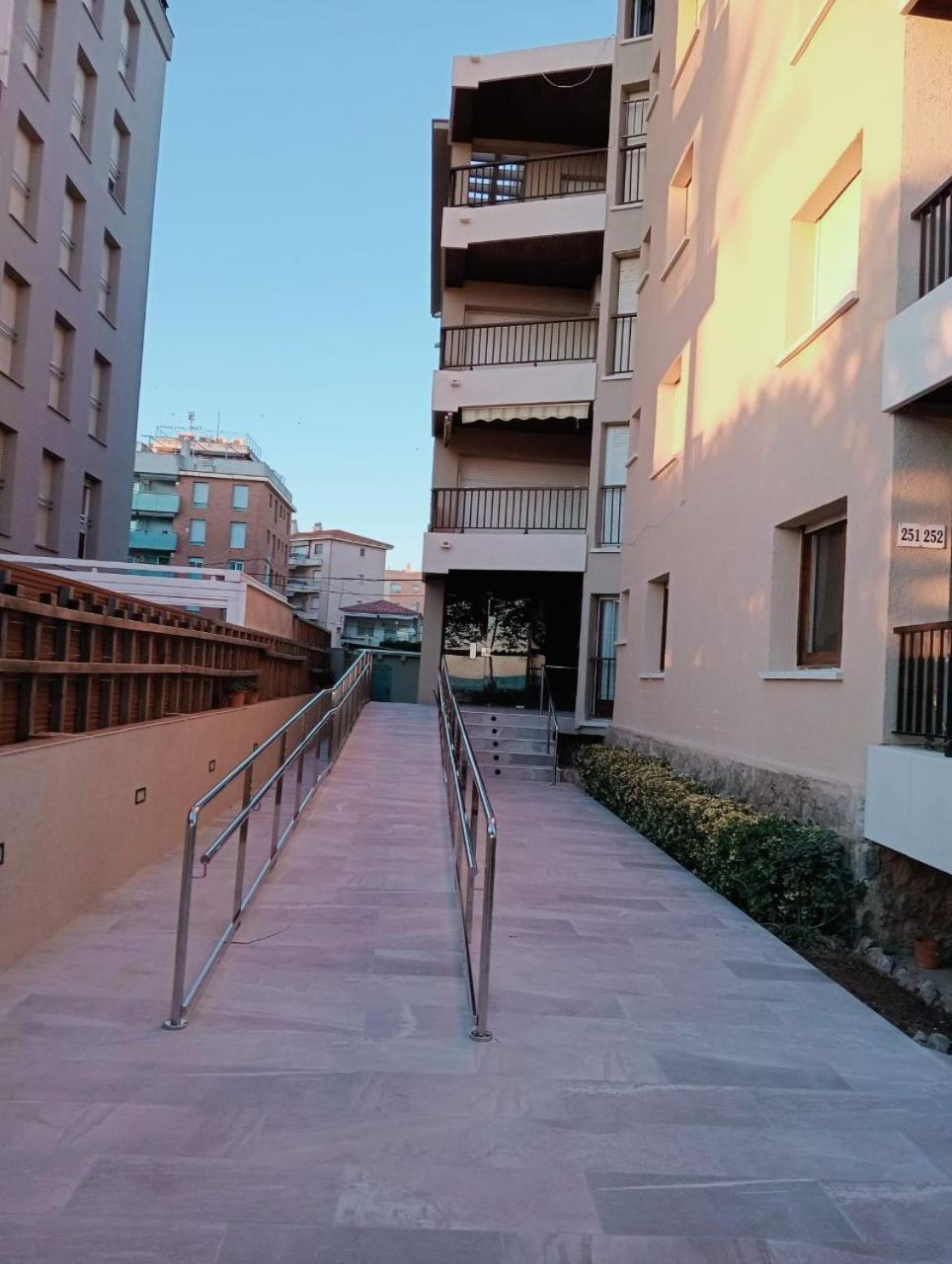Apartamento Primera Linea De Playa Port-Segur Сегур-де-Калафель Экстерьер фото